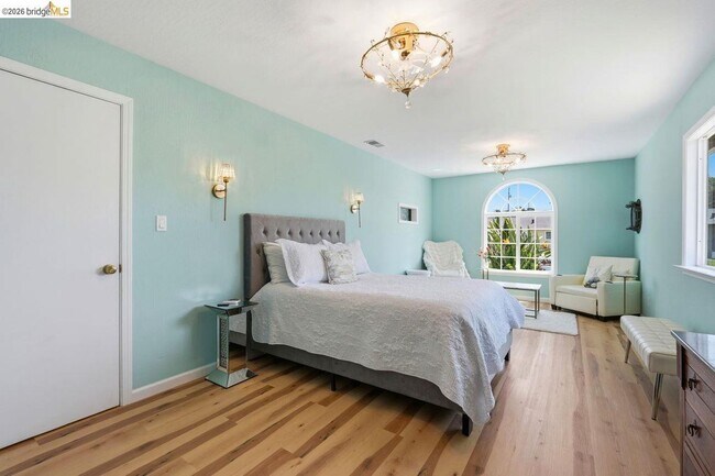 Foto del edificio - 2269 Cypress Ave