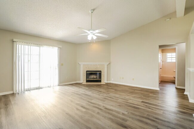 Foto del edificio - 3183 Olde Sutton Parke Dr