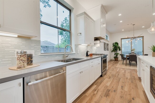 Building Photo - 1414 Wichman St