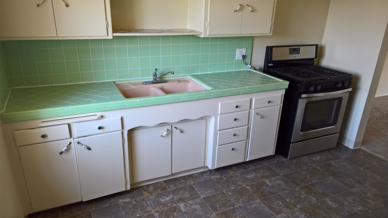 Foto principal - 8267 Orchard Ave