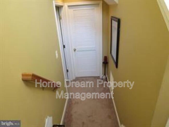 Building Photo - 1308 Saunders Dr