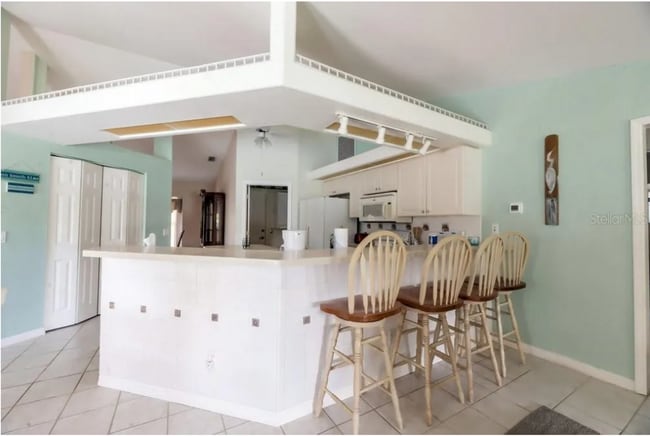 Building Photo - $5,495/month -- Beautifully Furnished Pool Home Seasonal Rental ** Lakefront Views ** Just minute...