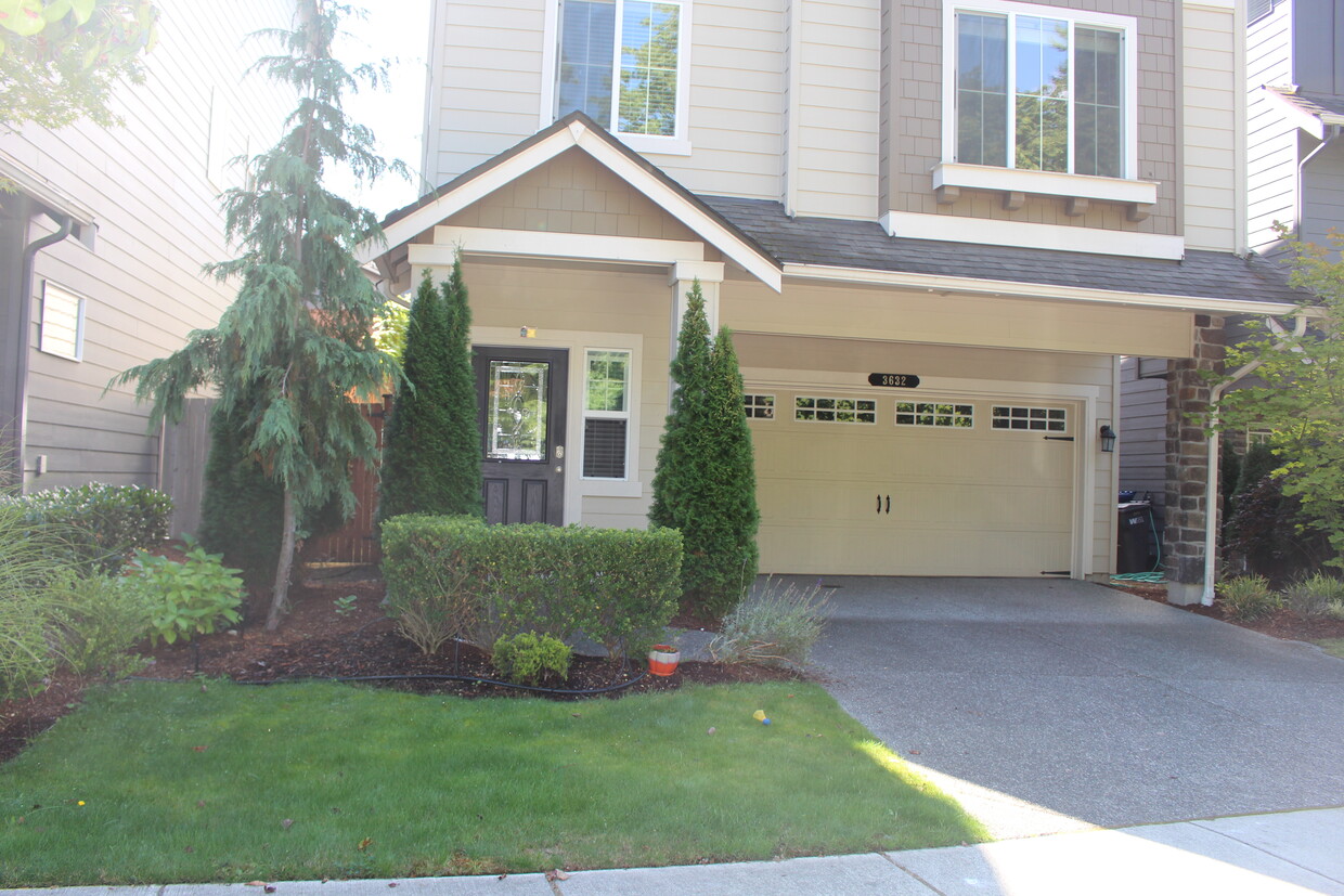 Foto principal - 3632 202nd St SE