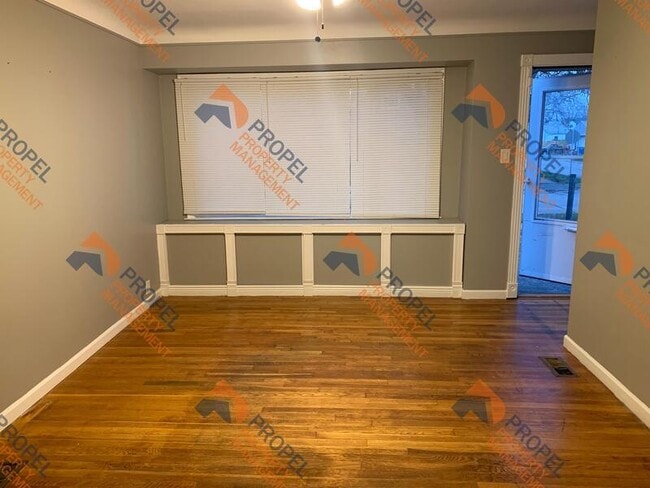 Building Photo - 13922 Couwlier Ave