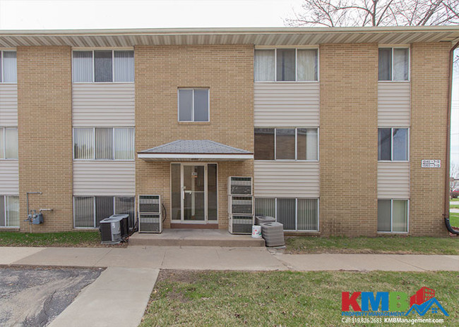Building Photo - 1020 Twixt Town Rd