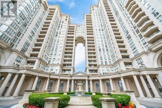 Building Photo - 2285-2285 Lake Shore Blvd W