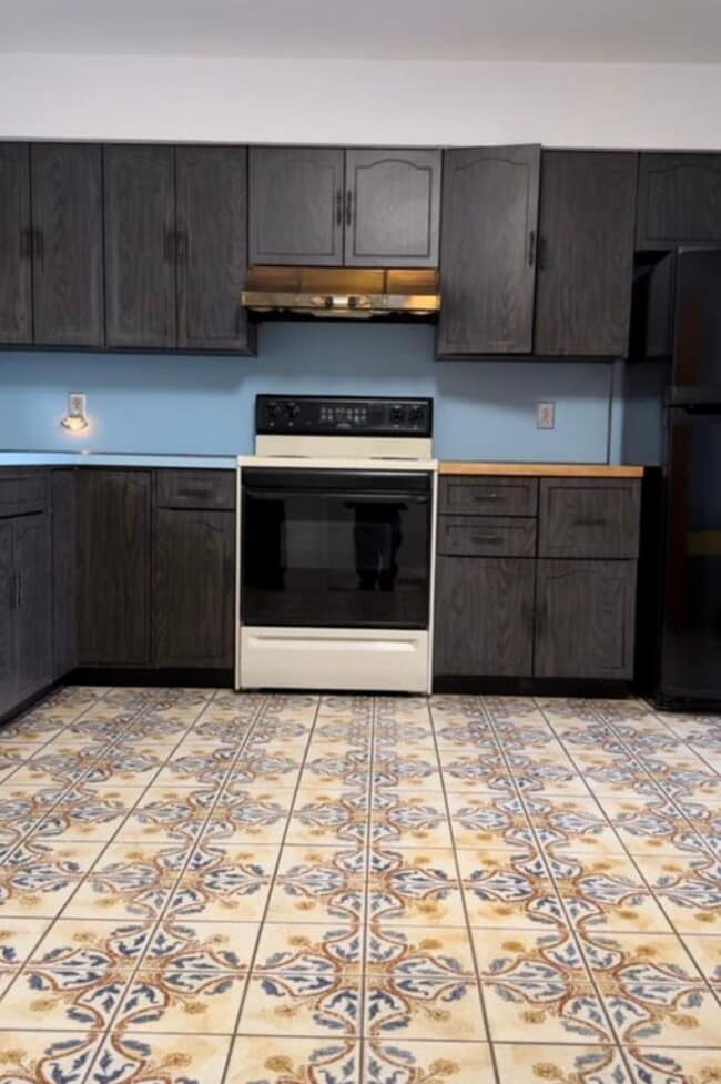 Building Photo - 913 Arnold Ave