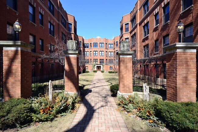 Foto del edificio - 1108 W Pratt Blvd