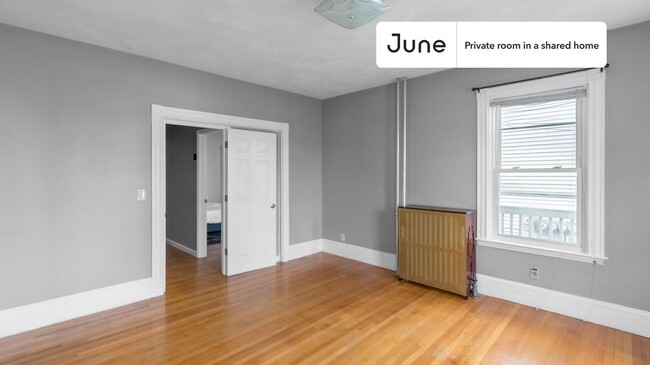 Building Photo - Room in Shared 5 bed/1 bath home