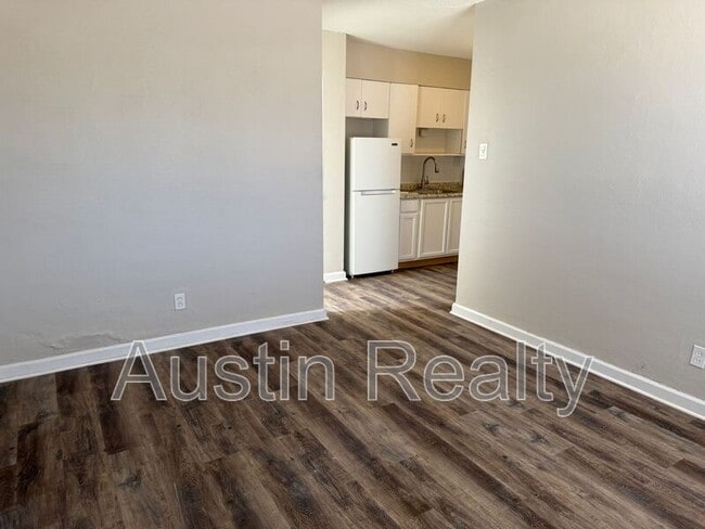 Building Photo - 8025 Gravois Rd