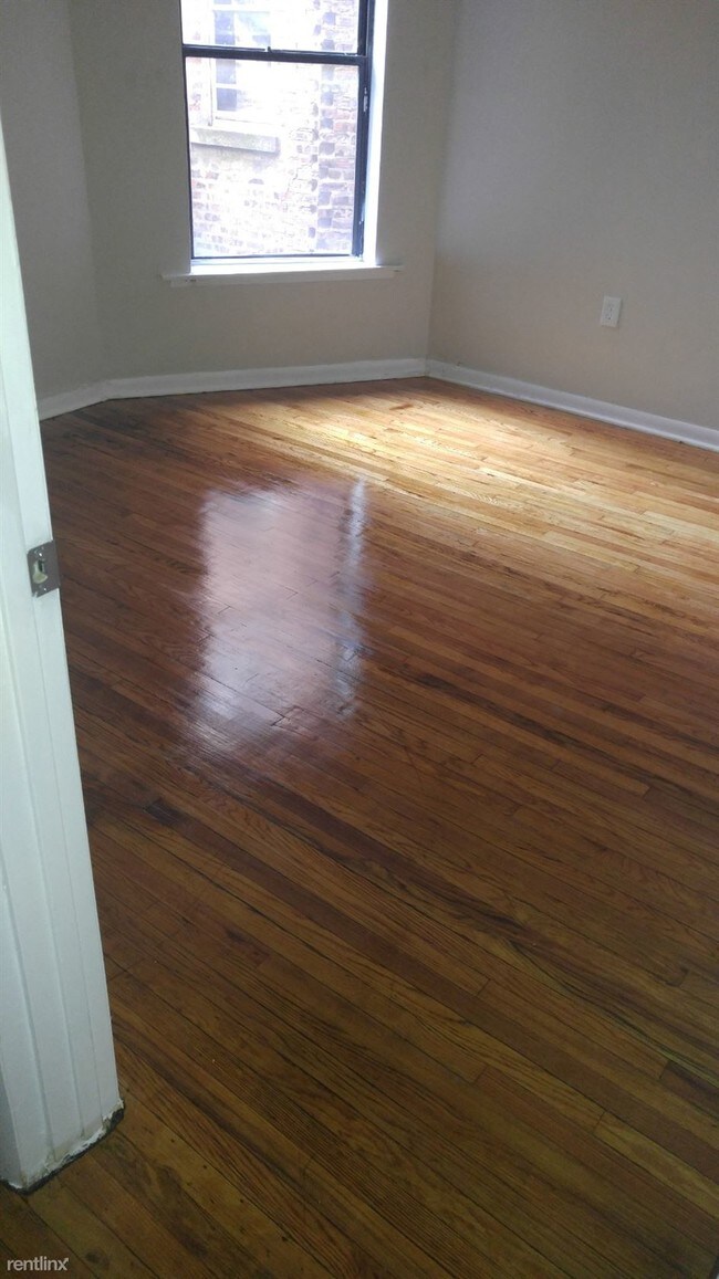 Foto del edificio - 4747 S Langley Ave