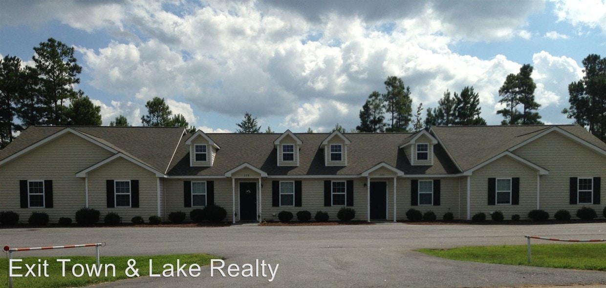 101 Brookside Ln, South Hill, VA 23970 Condo for Rent in South Hill