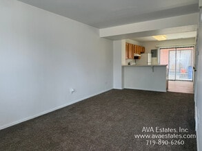 Building Photo - 1405 E 19th St