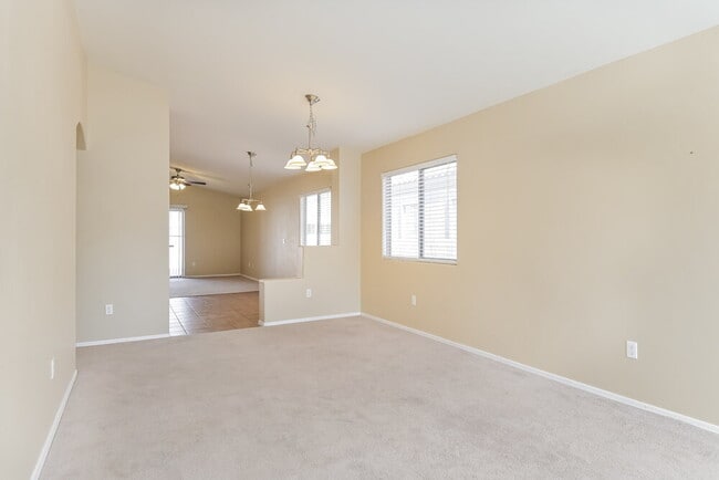 Foto del edificio - 7016 W Dupont Way