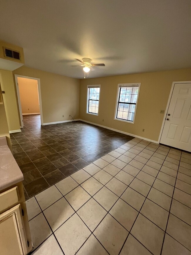 Building Photo - "Charming 2-Bedroom Retreat in Jonesboro – Cozy 750 Sq Ft Home Awaits!"