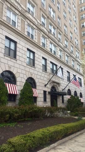 Building Facade - 265 Union Blvd