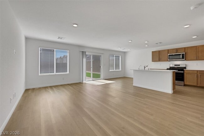 Building Photo - 3269 La Cura Ave