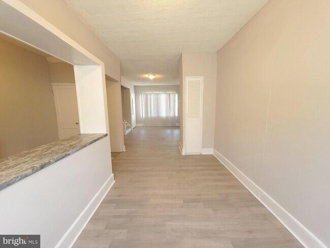 Foto del edificio - 5438 Addison St