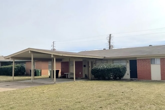 Building Photo - 2211 Lavern St