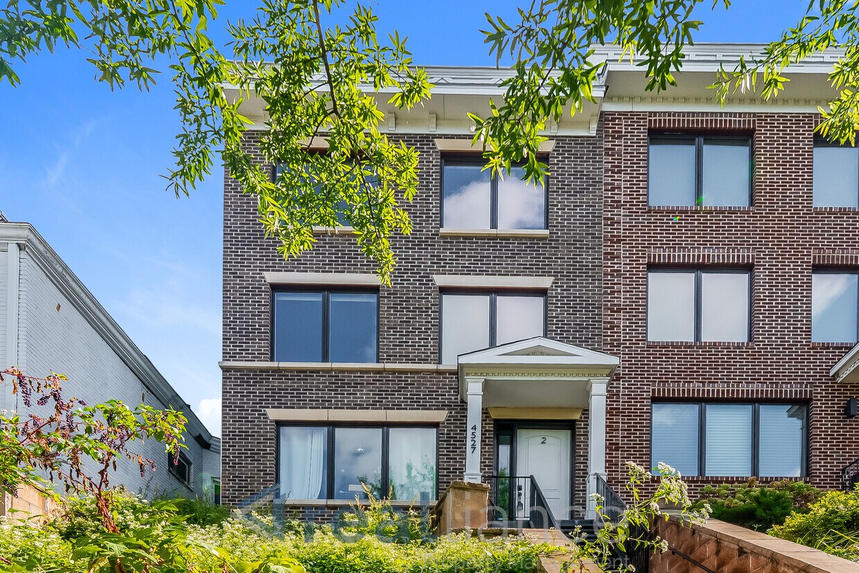 Foto principal - 4527 Georgia Ave NW