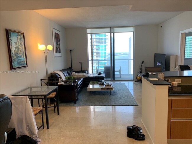 Building Photo - 1060 Brickell Ave