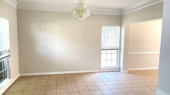 Foto del edificio - Beautiful Pristine, move-in ready home loc...