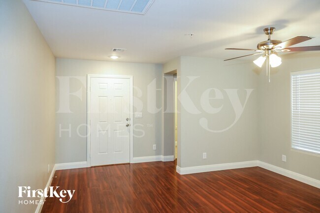 Foto del edificio - 152 Calm Morning Ave