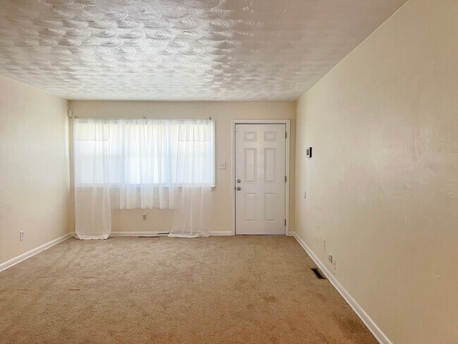 Foto del edificio - 718 Powhatan Pkwy