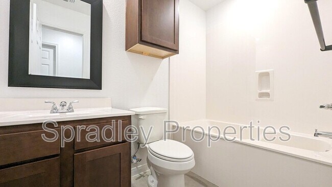 Foto del edificio - 9126B Winding Ct