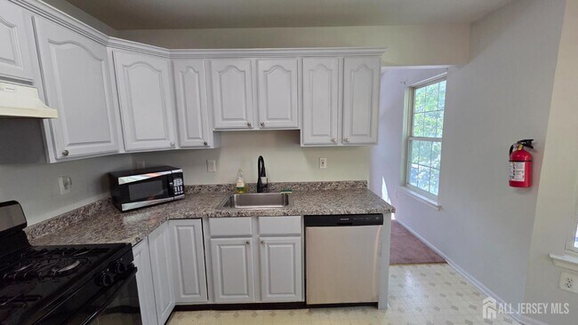 Foto del edificio - 602 Cypress Ln