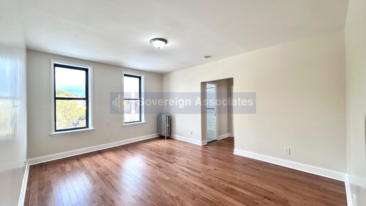 Foto principal - 1803 Riverside Dr