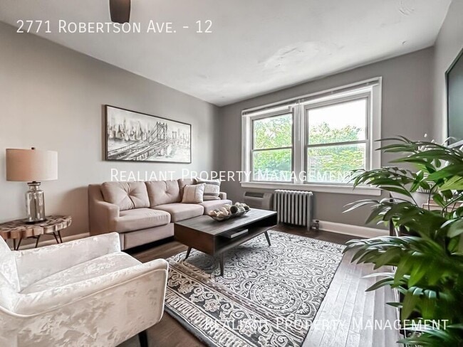 Building Photo - 2771 Robertson Ave