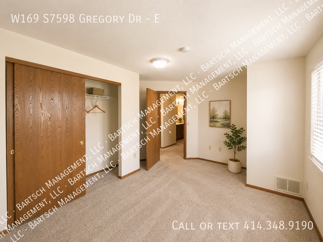 Building Photo - W169S7598-S7598 Gregory Dr