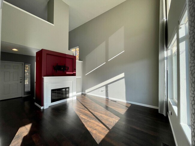 Building Photo - SW Beaverton Beautiful ~ 3 Beds 2.5 Baths ...