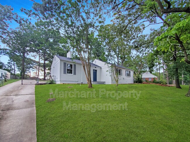 Building Photo - 4 Brookforest Dr
