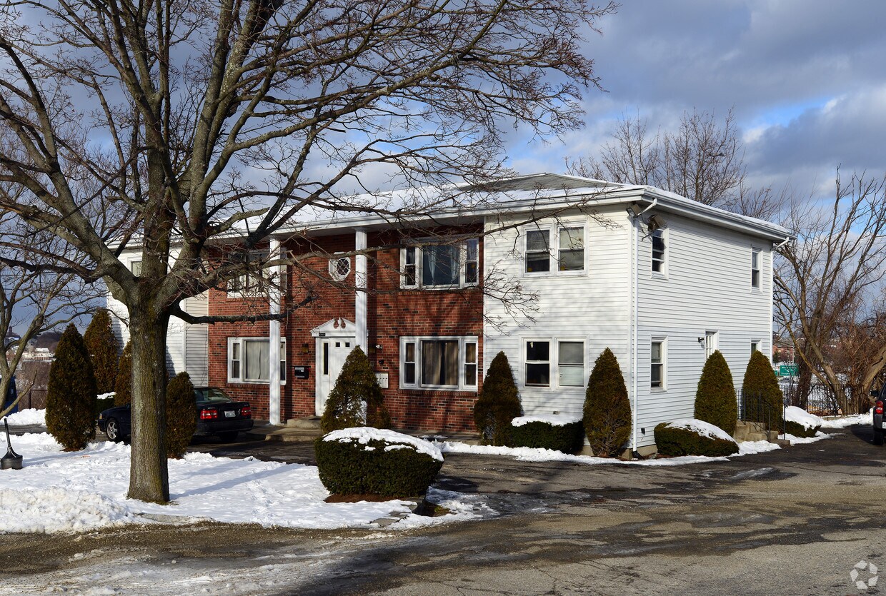 Primary Photo - 96 Atwood St