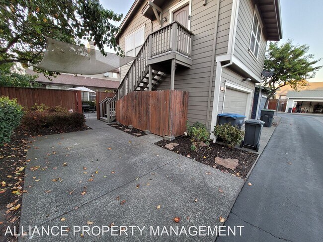 Building Photo - 1 br, 1 bath House - 634 McGinnis Circle #A
