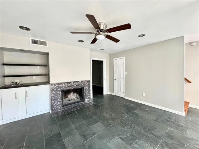 Foto del edificio - 4023 N Hall St