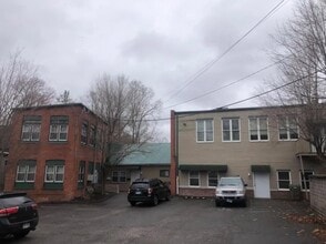 Building Photo - 108 Brook St