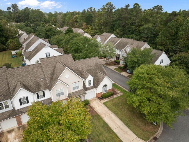 Building Photo - Stunning Townhome for Rent in Whitsett!