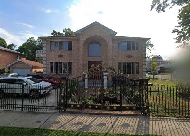 Photo - 66-06-6251 251st St House