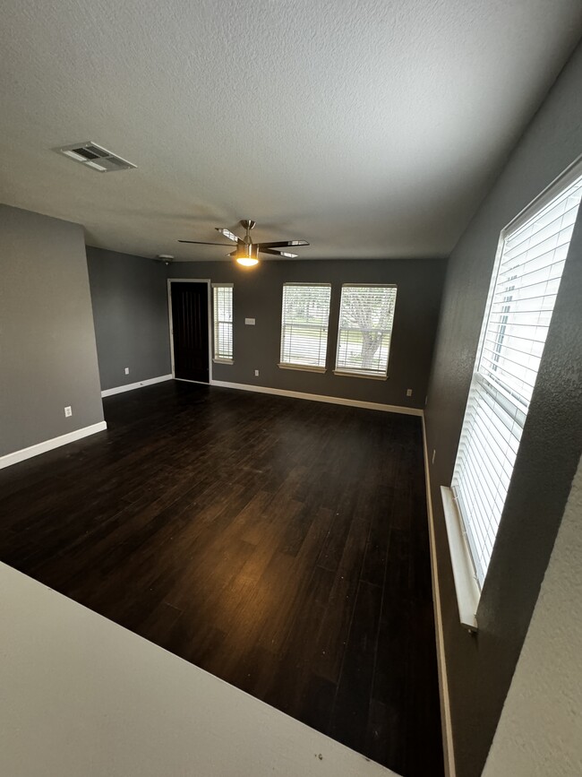 Family Room - 1709 Lost Maples Loop