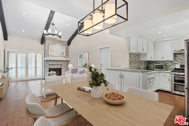 Foto del edificio - 8600 Tuscany Ave