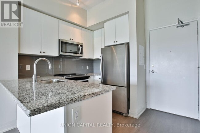 Building Photo - 555 William Graham Dr