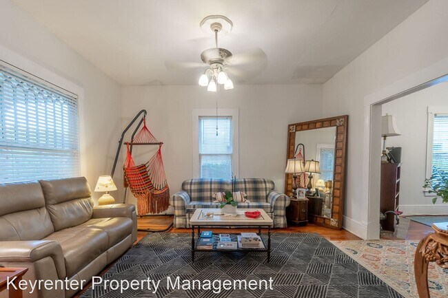 Foto del edificio - 3 br, 2 bath House - 440 E 6th St
