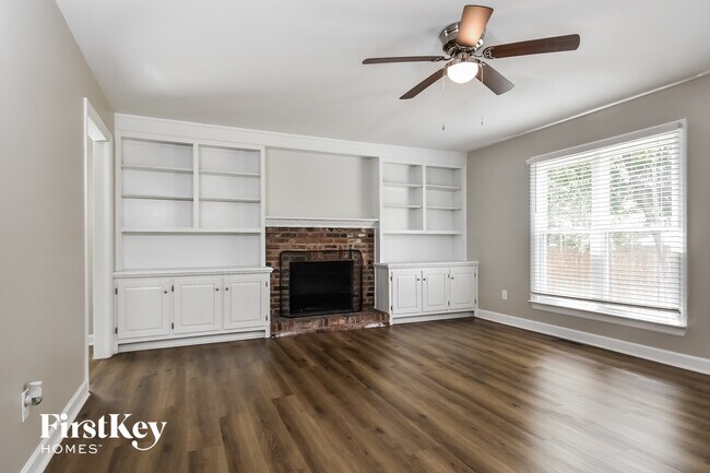 Foto del edificio - 4205 Jeffrey Ln Point