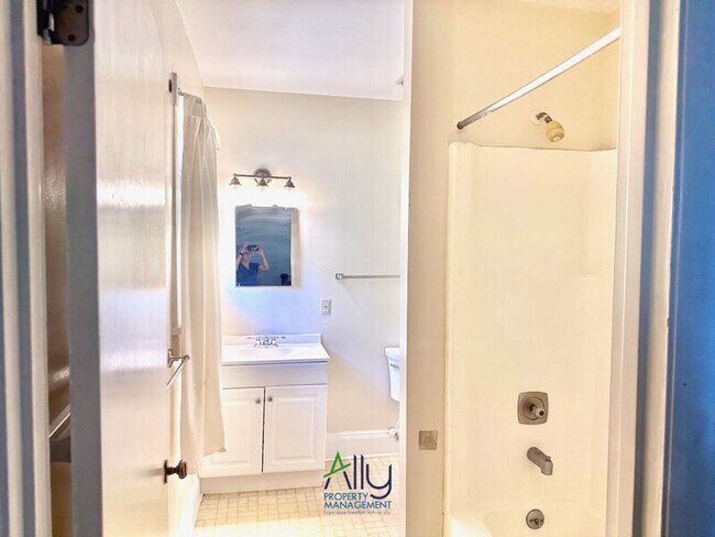 Foto del edificio - 114 Maywood Ln