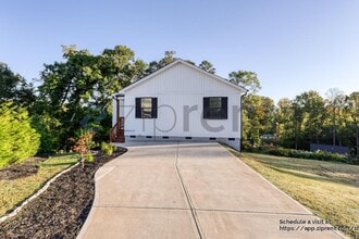 Building Photo - 106 Snyder Ct NE