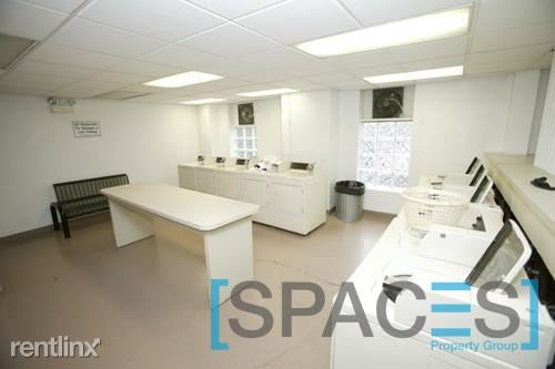 Foto del edificio - 3000 N Sheridan Rd