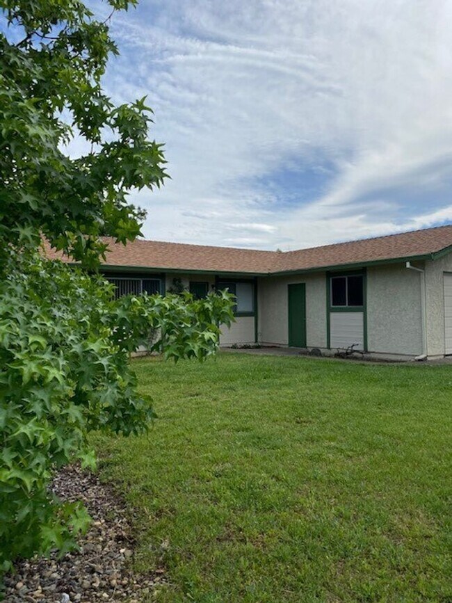 Foto del edificio - Nice North Redding Home!